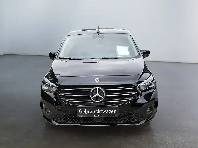 Gebraucht Mercedes T180 Progressive 131 PS (96 kW) 2025 Schwarz Van / Kleinbus