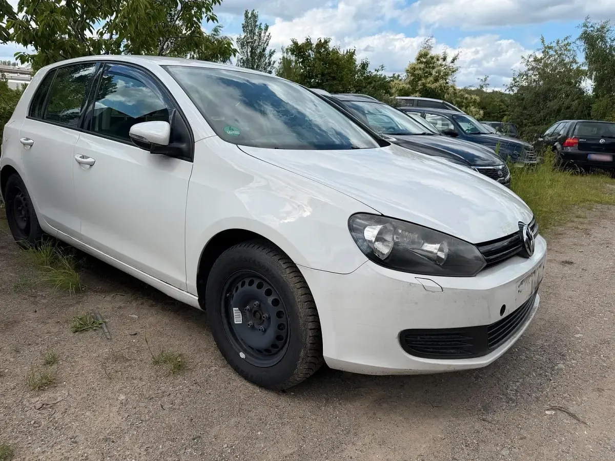 Gebraucht VW Golf VII 105 PS (77 kW) 2012 Weiß Limousine