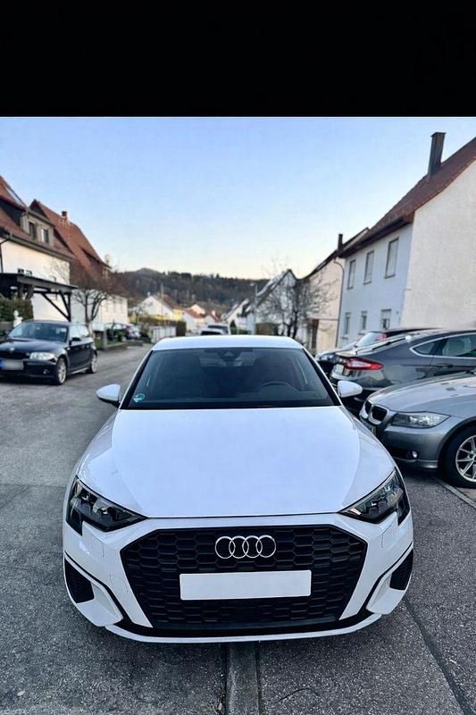 Gebraucht Audi A3 S-Line 150 PS (110 kW) 2022 Weiß Limousine