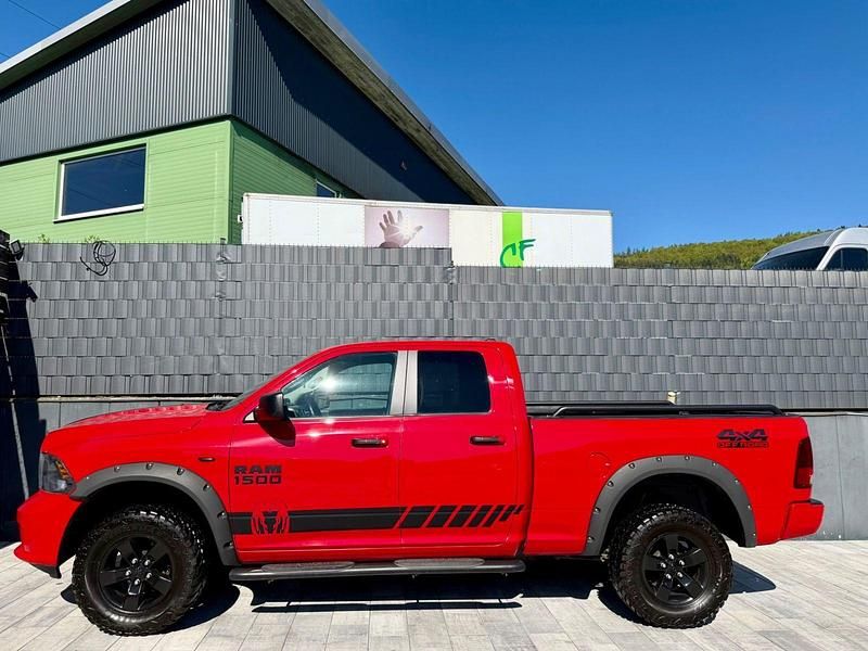 Used Dodge Ram 401 HP (294 kW) 2017 Red Pickup truck