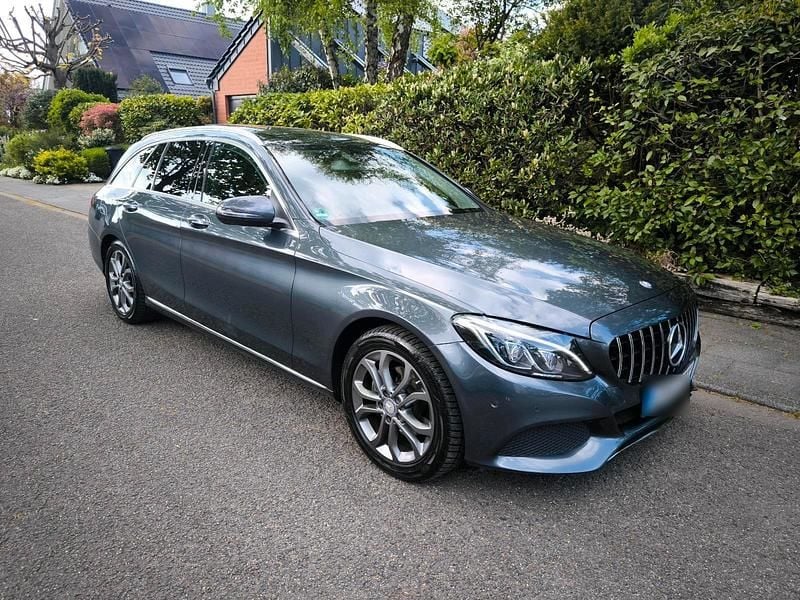 Gebraucht Mercedes C180 156 PS (114 kW) 2015 Grau Kombi