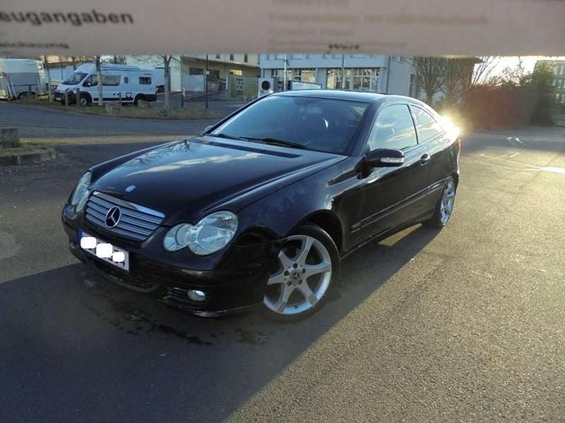 Schwarz Gebraucht 2007 Mercedes C220 Coupé | 3.000 € (Guter Preis) - Bild 1/4