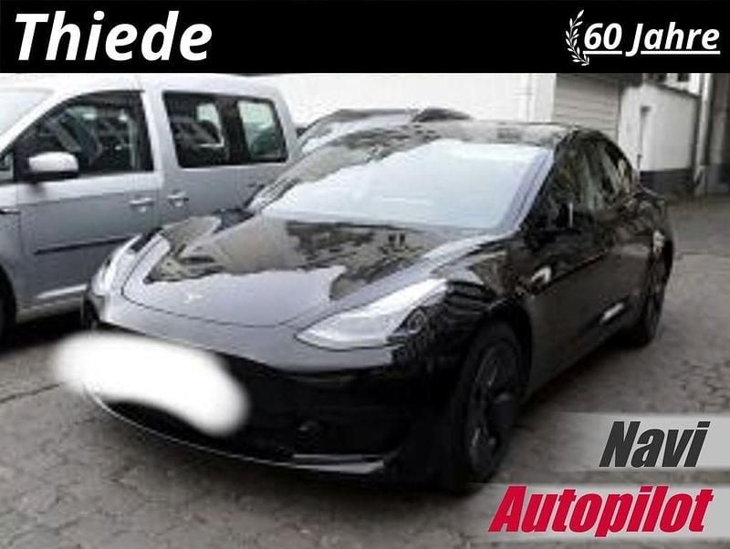 Gebraucht Tesla Model 3 Standard Range 239 kW (325 PS) 2022 Solid black Limousine