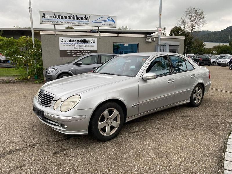 Silber Gebraucht 2005 Mercedes E350 Limousine | 2.990 € - Bild 1/4