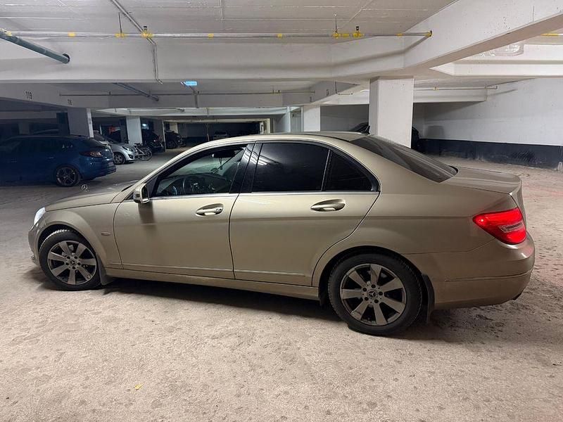 Gebraucht Mercedes C180 Elegance 156 PS (114 kW) 2012 Beige Limousine