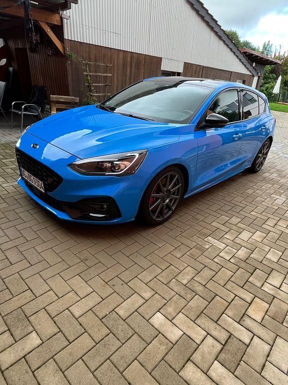 Blau Gebraucht 2022 Ford Focus ST Limousine | 30.000 € (Fairer Preis) - Bild 1/4