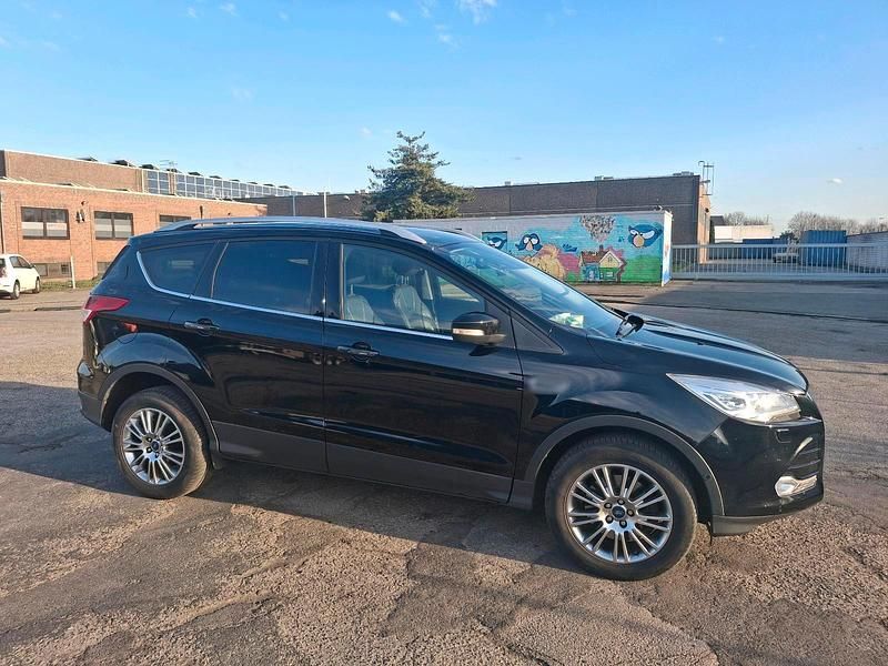 Gebraucht Ford Kuga 179 PS (131 kW) 2016 Schwarz SUV