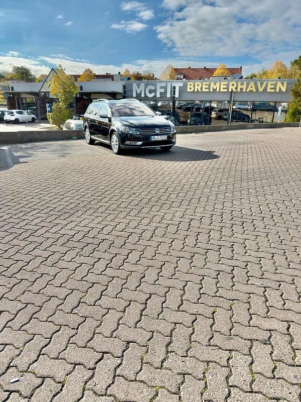 Schwarz Gebraucht 2013 VW Passat Alltrack Kombi | 13.000 € (Etwas zu teuer) - Bild 1/4