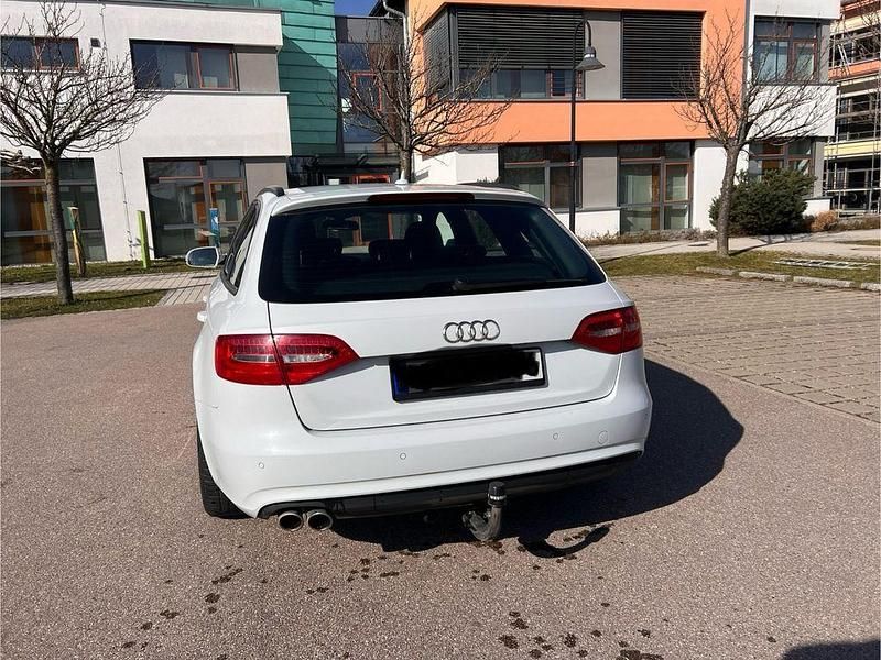 Gebraucht Audi A4 S-Line 150 PS (110 kW) 2015 Weiß Kombi