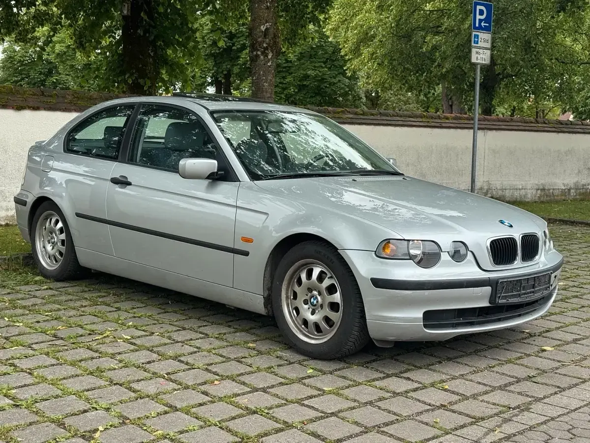 Gebraucht BMW 316 115 PS (84 kW) 2002 Silber Coupé