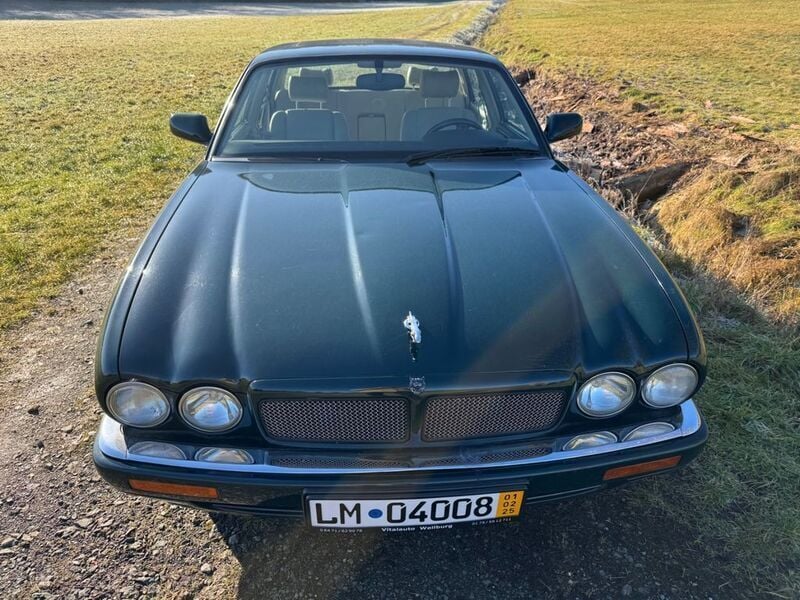 Grün Gebraucht 1997 Jaguar XJR Limousine | 14.900 € - Bild 1/4
