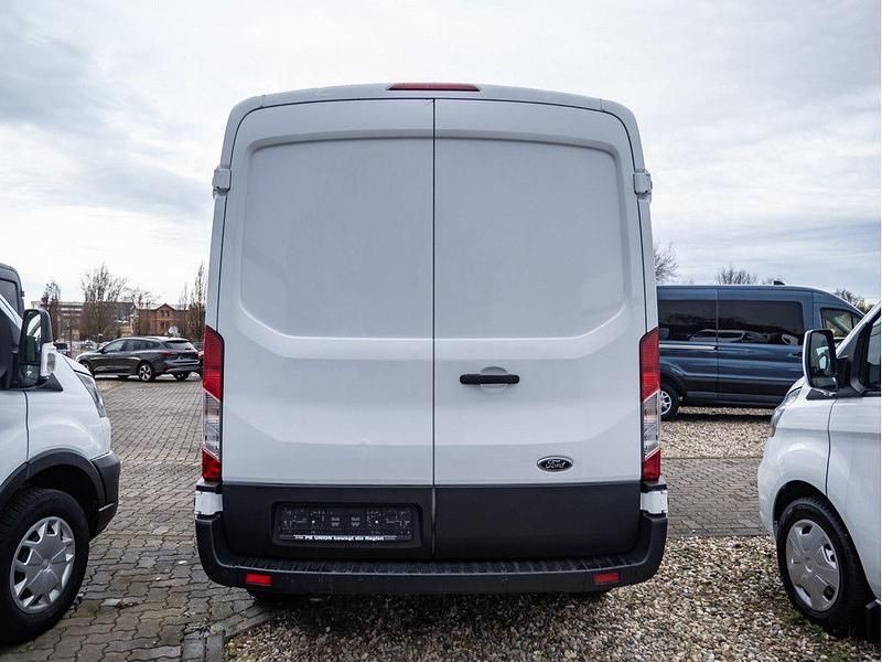 Gebraucht Ford Transit Trend 131 PS (96 kW) 2022 Weiß Limousine