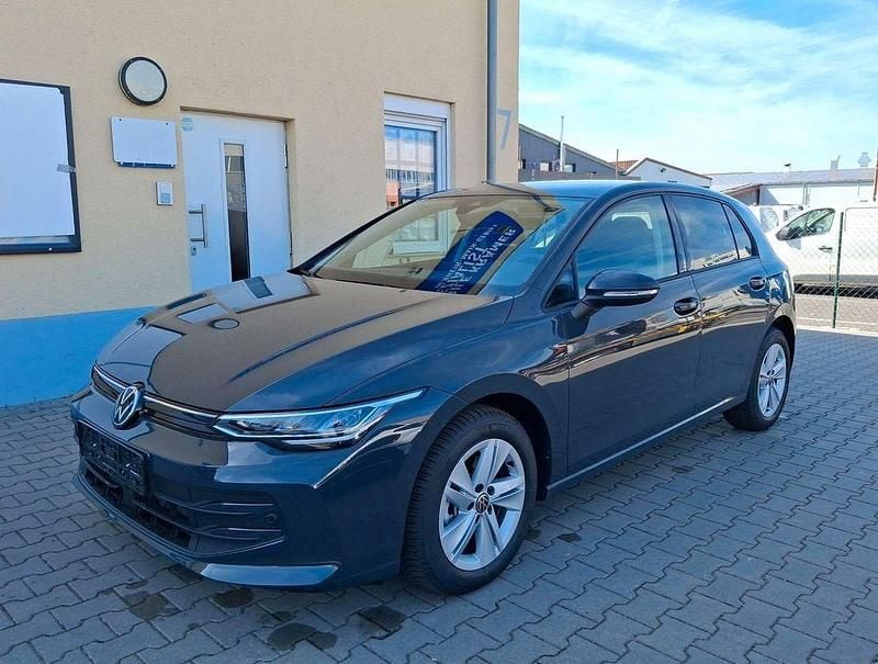 Uranograu Neu 2025 VW Golf VIII Life Limousine | 27.540 € (Superpreis) - Bild 1/4