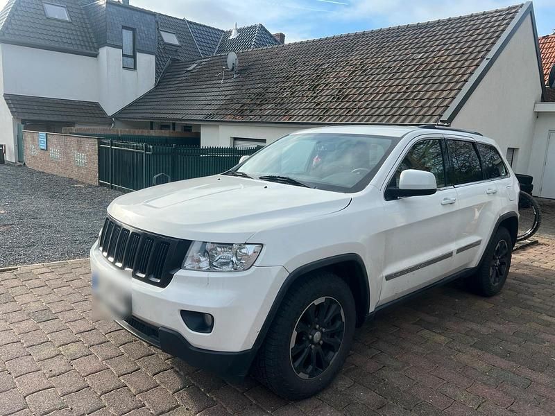 Weiß Gebraucht 2011 Jeep Grand Cherokee SUV | 11.500 € (Fairer Preis) - Bild 1/4