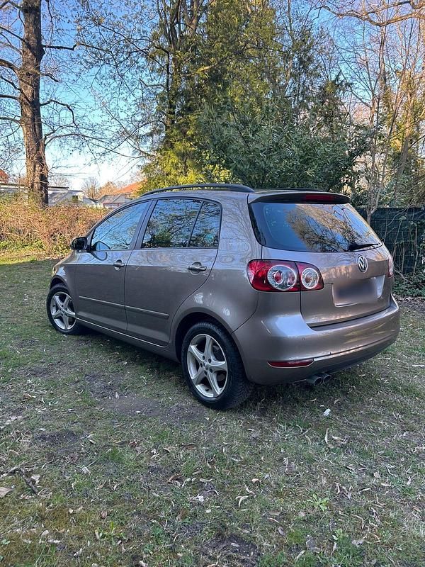 Gebraucht VW Golf VI Team 122 PS (89 kW) 2011 Braun Kleinwagen