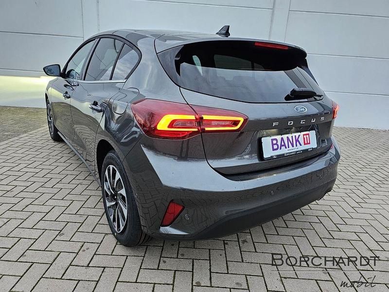 Neu Ford Focus Titanium X 155 PS (114 kW) 2025 Magneticgrau (metallic) Limousine