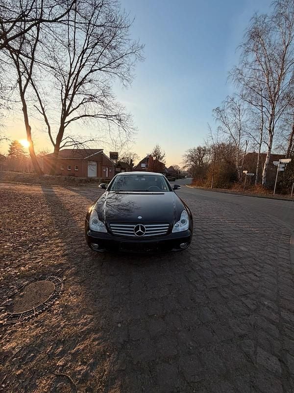 Schwarz Gebraucht 2005 Mercedes CLS320 Coupé | 4.500 € (Fairer Preis) - Bild 1/4