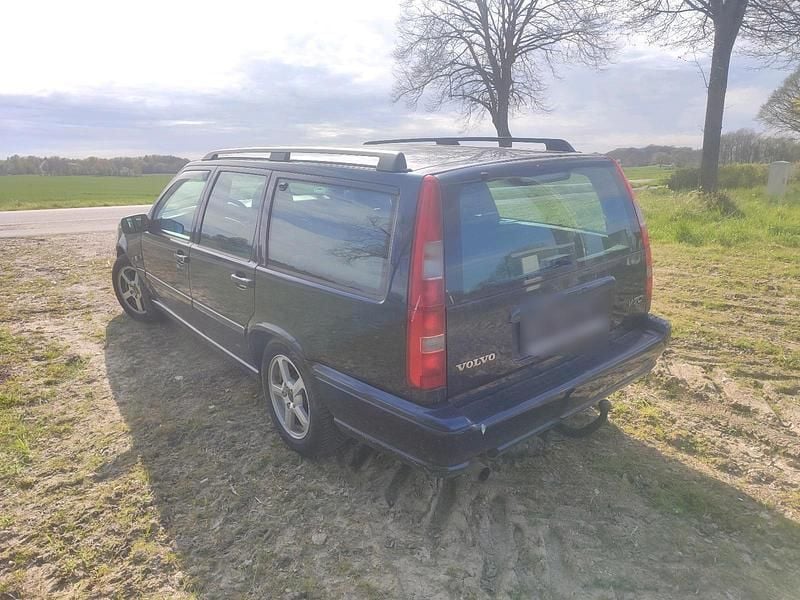 Second-hand Volvo V70 140 CP (102 kW) 2003 Albastru Break