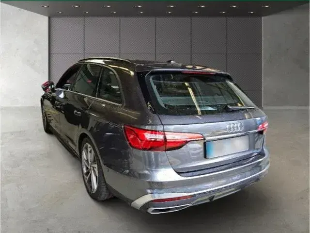 Gebraucht Audi A4 S-Line 150 PS (110 kW) 2023 Daytonagrau perleffekt Kombi