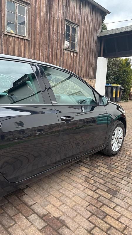 Gebraucht VW Golf VI Style 125 PS (91 kW) 2011 Schwarz Kleinwagen