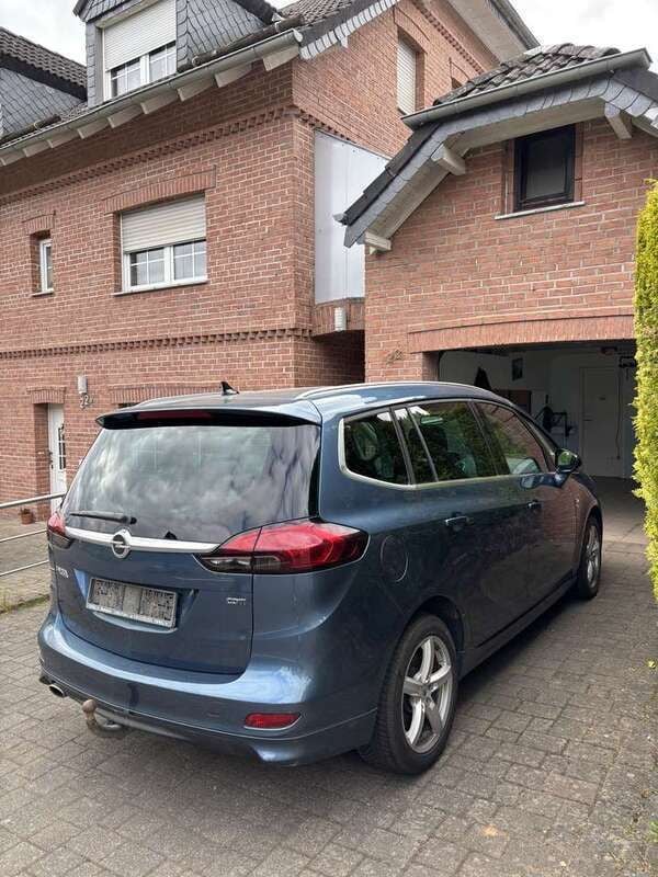 Blau Gebraucht 2013 Opel Zafira Tourer OPC Van / Kleinbus | 7.200 € (Guter Preis) - Bild 1/4