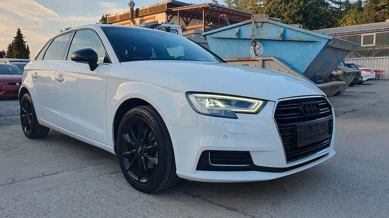 Gebraucht Audi A3 Design 116 PS (85 kW) 2018 Weiß Limousine