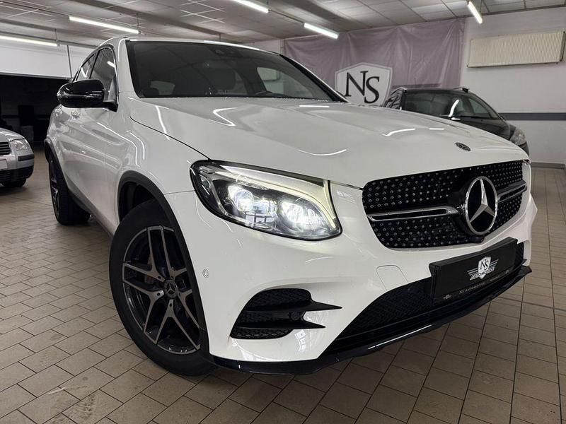 Weiß Gebraucht 2019 Mercedes GLC250 AMG line Limousine | 30.990 € (Fairer Preis) - Bild 1/4
