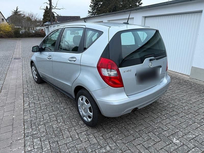 Gebraucht Mercedes A160 95 PS (69 kW) 2009 Silber Kleinwagen