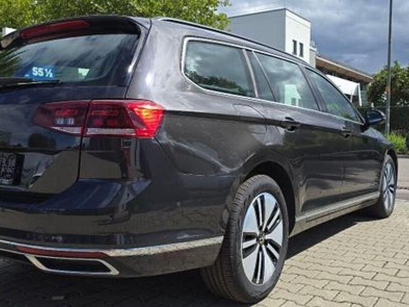 Gebraucht VW Passat GTE 156 PS (114 kW) 2021 Grau Kombi