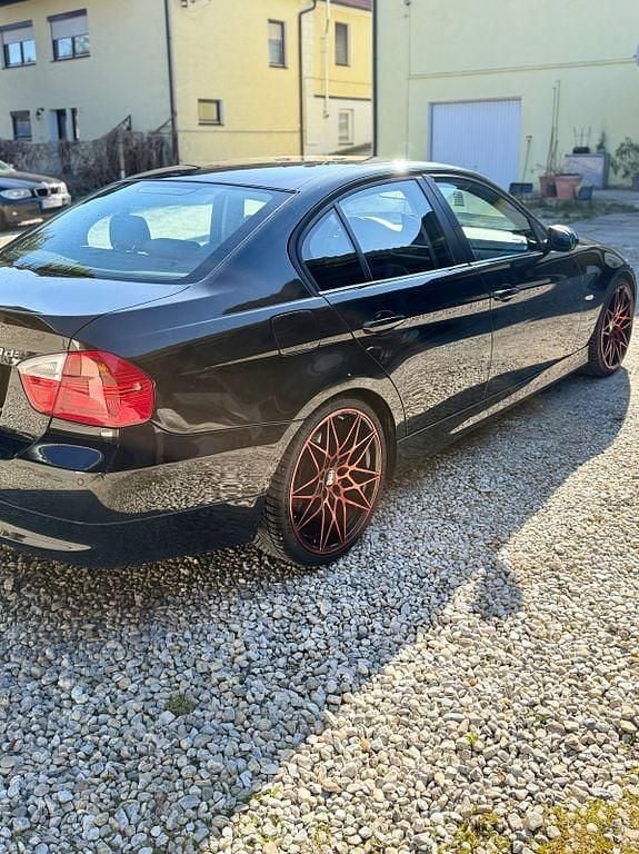Gebraucht BMW 320 163 PS (119 kW) 2007 Schwarz Limousine