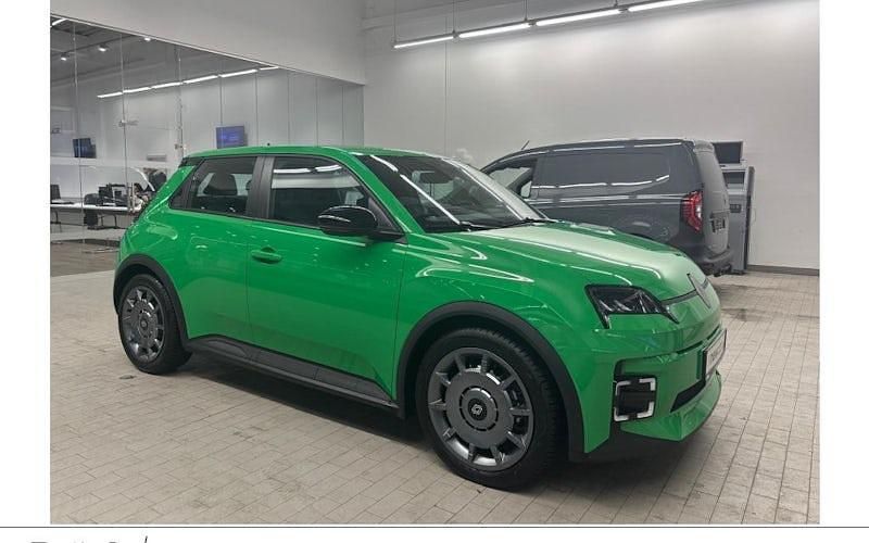 Second-hand Renault R5 Evolution 89 kW (122 CP) 2025 Verde Hatchback