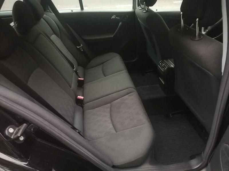 Gebraucht Mercedes C180 Classic 143 PS (105 kW) 2003 Schwarz Kombi