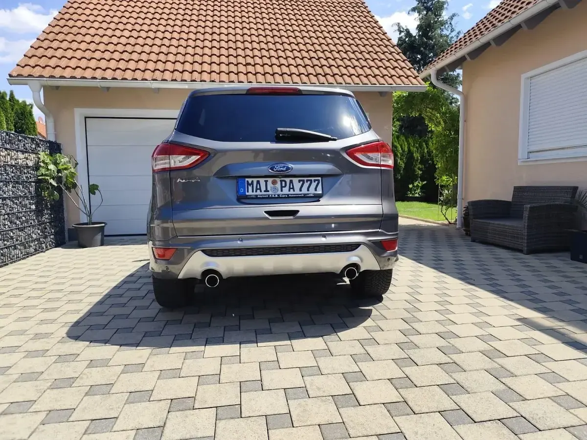 Gebraucht Ford Kuga Sport 163 PS (119 kW) 2014 Grau SUV