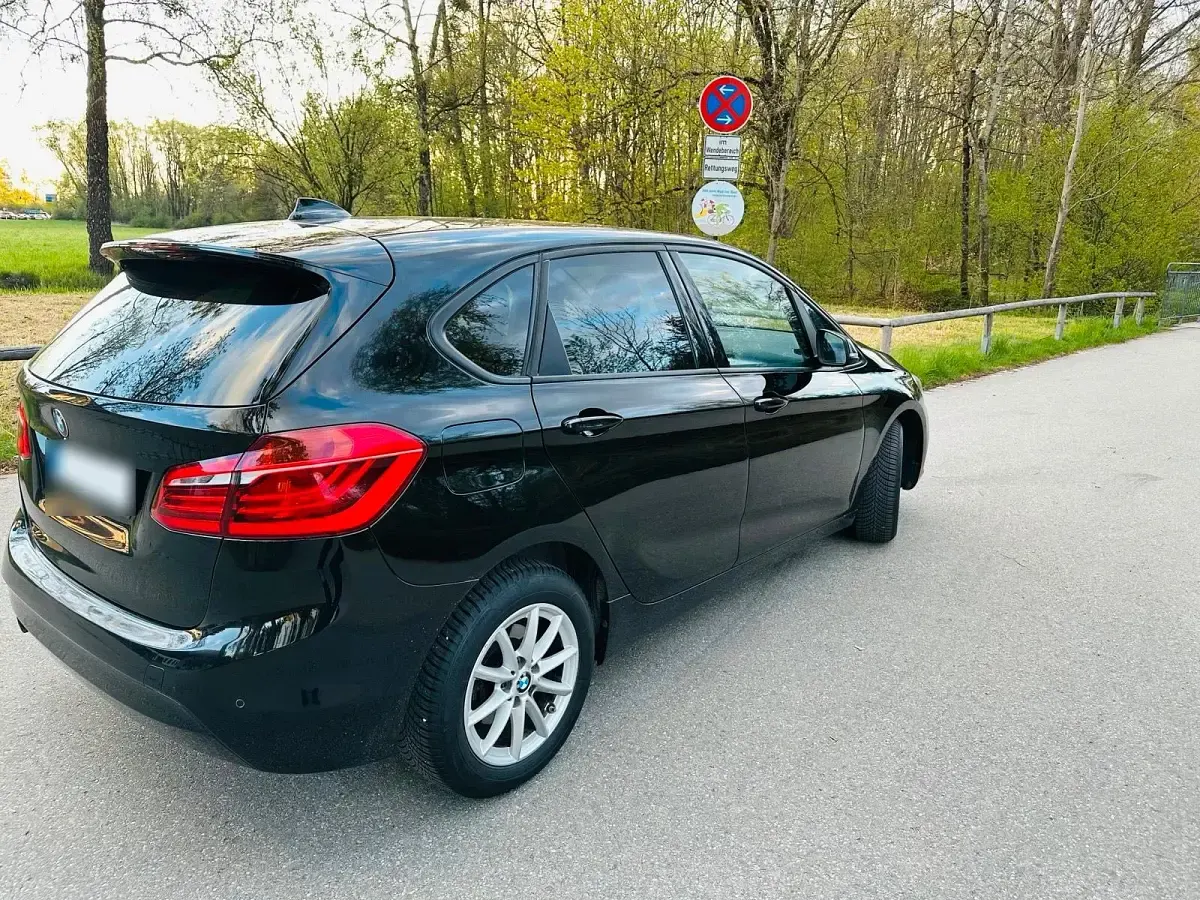 Używany BMW 218 136 KM (100 kW) 2015 Czarny Sedan/Limuzyna