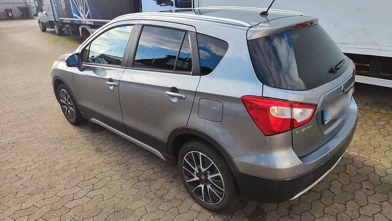 Gebraucht Suzuki SX4 S-Cross Limited+ 120 PS (88 kW) 2015 Grau Kleinwagen