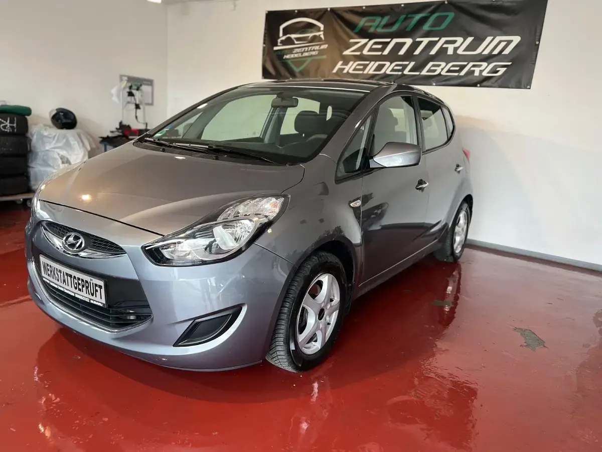 Gebraucht Hyundai ix20 Classic 116 PS (85 kW) 2013 Grau Kleinwagen