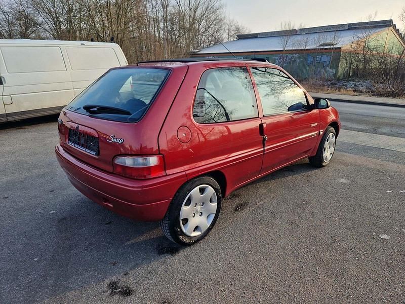Gebraucht Citroën Saxo 60 PS (44 kW) 2000 Rot Kleinwagen