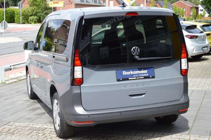 Gebraucht VW Caddy 102 PS (75 kW) 2023 Pure grey (grau) Van / Kleinbus