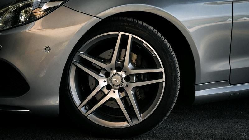 Silber Gebraucht 2016 Mercedes E250 Cabrio | 23.900 € (Fairer Preis) - Bild 1/4