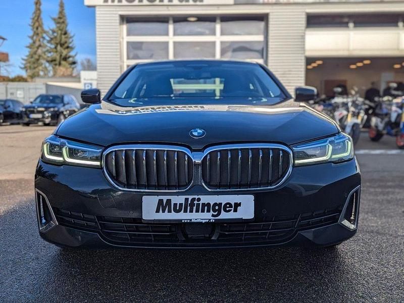 Gebraucht BMW 520 Luxury Line 190 PS (139 kW) 2022 Saphirschwarz (metallic) Limousine