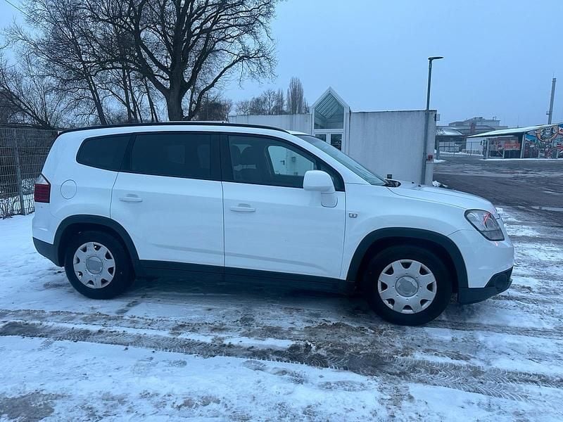 Gebraucht Chevrolet Orlando 163 PS (119 kW) 2012 Weiß Van / Kleinbus