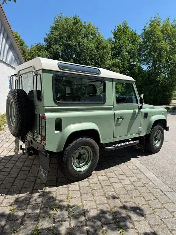 Gebraucht Land Rover Defender Heritage 122 PS (89 kW) 2016 Grün SUV