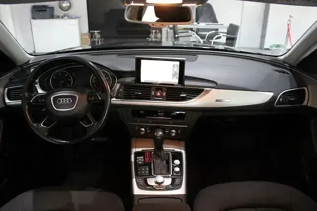 Używany Audi A6 Ambiente 218 KM (160 kW) 2015 Czarny Sedan/Limuzyna