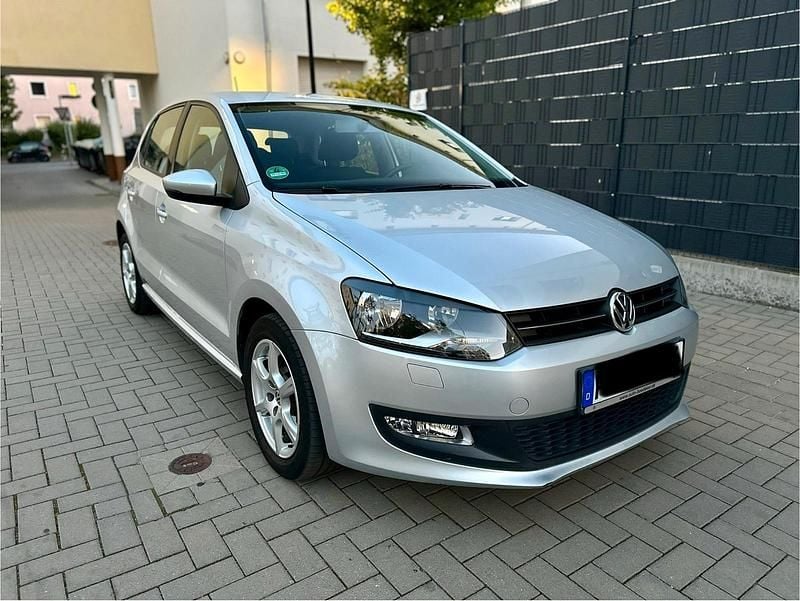 Silber Gebraucht 2011 VW Polo Limousine | 2.990 € (Guter Preis) - Bild 1/4