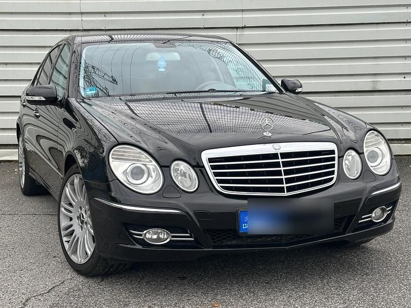 Schwarz Gebraucht 2007 Mercedes E280 Avantgarde Limousine | 7.300 € (Etwas zu teuer) - Bild 1/4