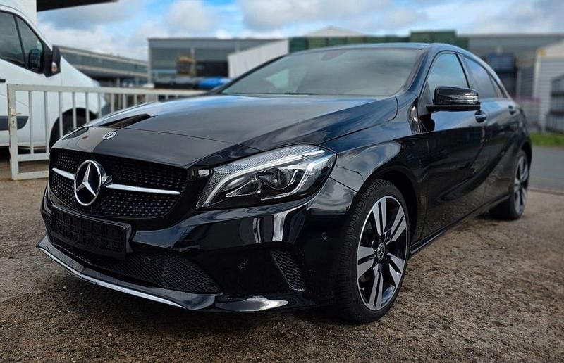 Other Gebraucht 2016 Mercedes A160 Limousine | 14.999 € (Superpreis) - Bild 1/4
