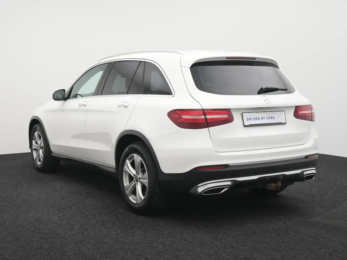 Używany Mercedes GLC250 204 KM (150 kW) 2017 Biały SUV