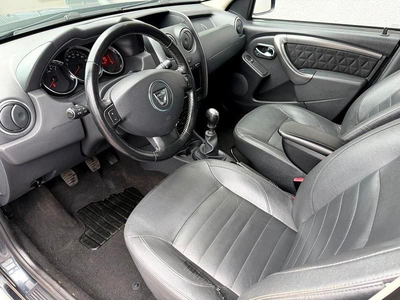 Gebraucht Dacia Duster Prestige 105 PS (77 kW) 2014 Grau SUV