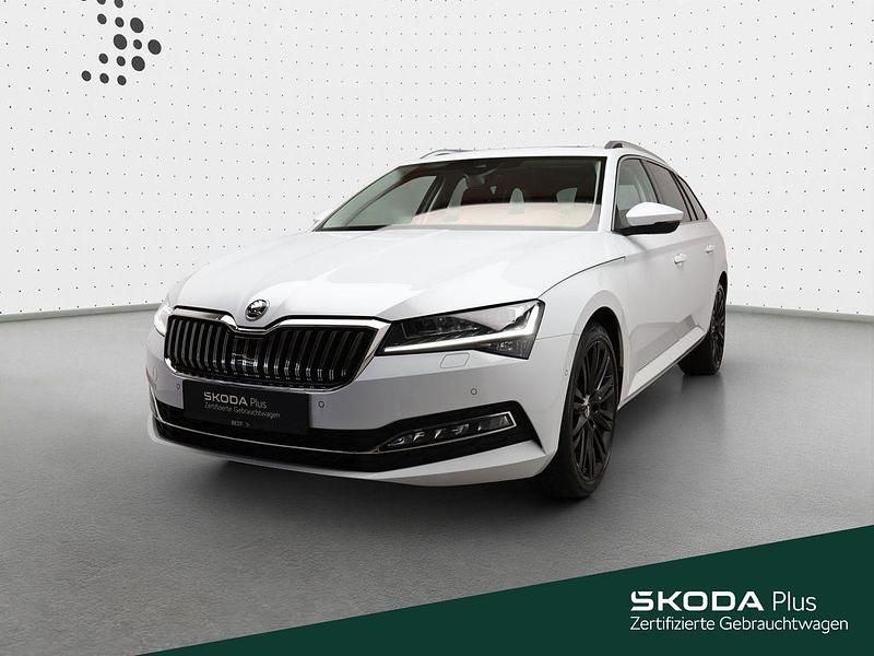 2y moonweiss metallic (metallic) Gebraucht 2022 Skoda Superb Style Kombi | 30.999 € (Fairer Preis) - Bild 1/4