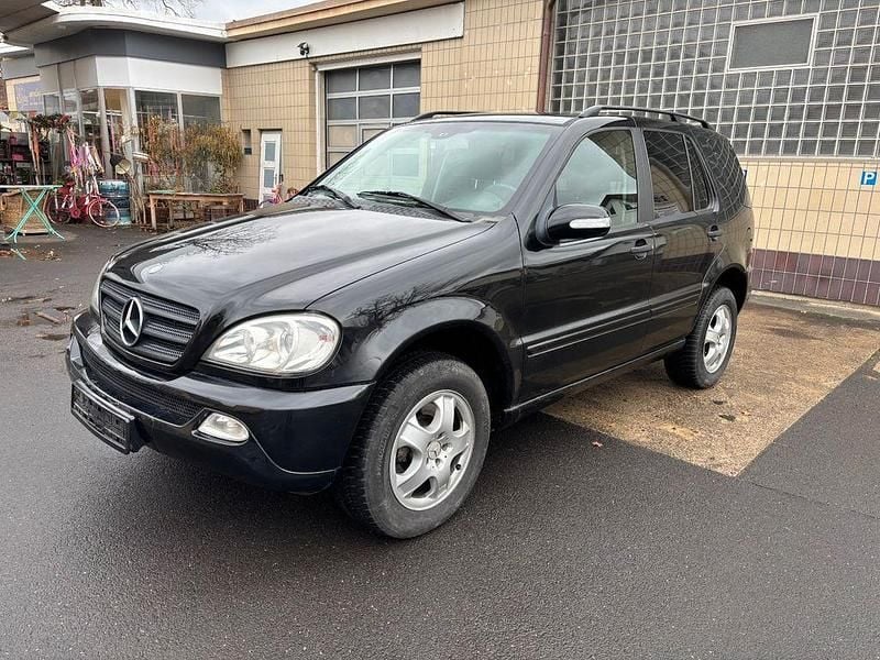 Gebraucht Mercedes ML270 163 PS (119 kW) 2003 Schwarz SUV